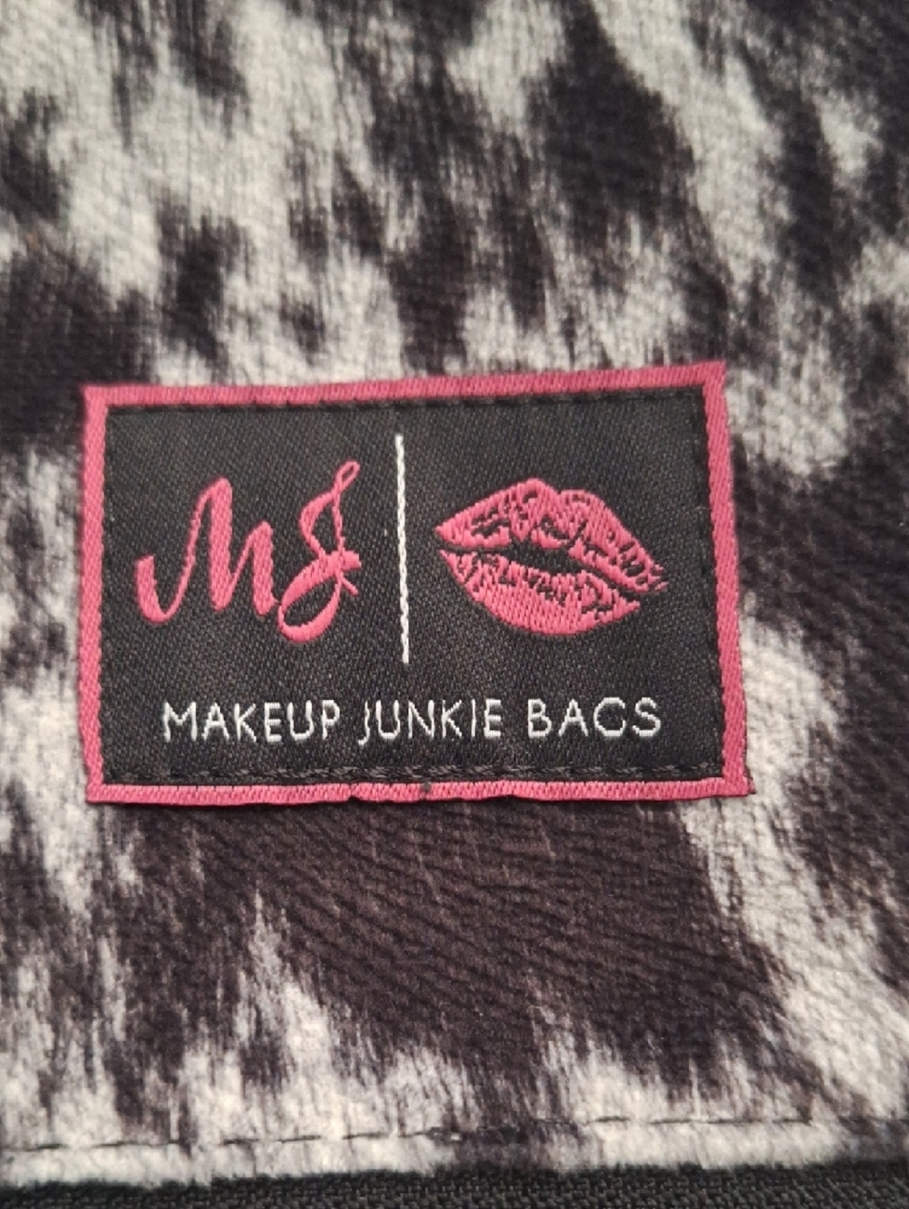 Makeup JUNKIE Black & White Cowhide Bag with Tassel - Picture 2 of 4